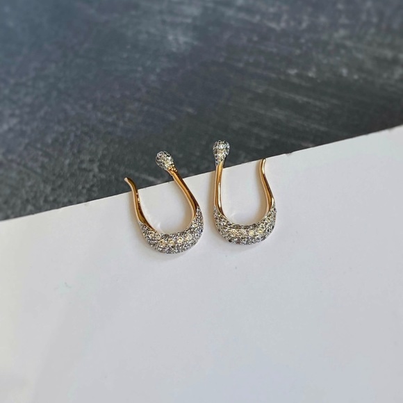 Crescent Hoop Earrings | 18K Gold Plated & Zircon Craftsmanship | Tiny Earrings - Picture 4 of 10